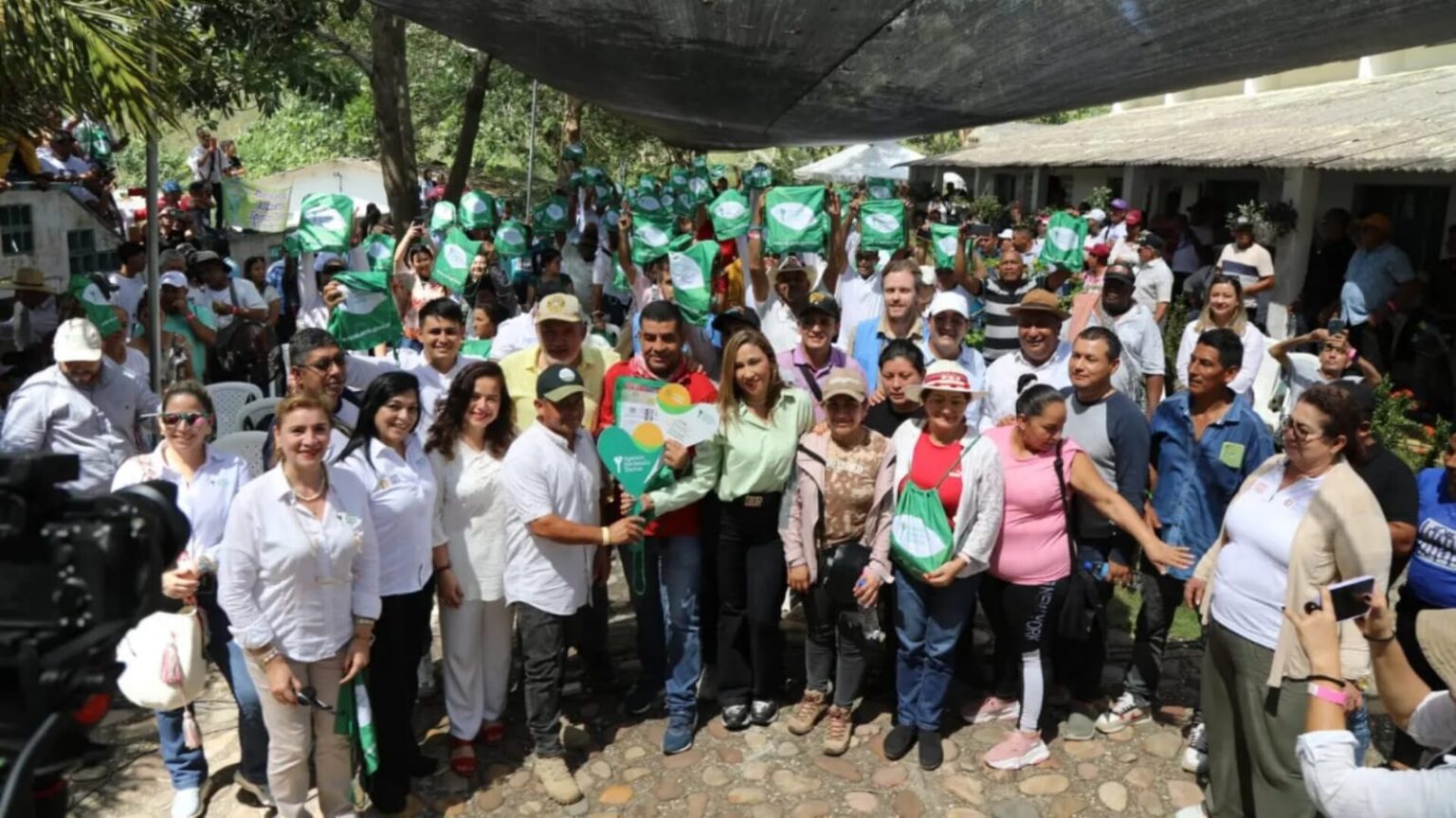 Campesinos firmantes de paz en Santander y Cundinamarca