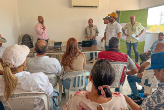 funcionarios-ant-y-campesinos-reunidos-en-rueda-de-negocios