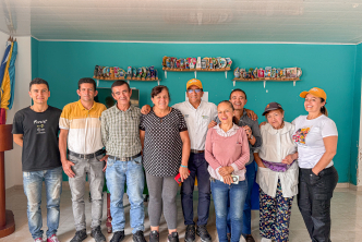 grupo-de-funcionarios-ant-y-campesinos-de-villagomez