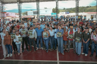 En Uribe, Meta, Gobierno Petro entrega 43 títulos  de propiedad a entidades de derecho público, titula cerca  de 1.300 hectáreas y constituye y amplía dos resguardos