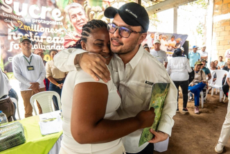 En San Onofre, Sucre, familias campesinas de la ANUC reciben sus títulos de propiedad y transforman una historia de violencia en oportunidades de vida