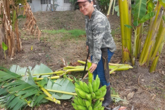En Puerto Salgar, la tierra transformó la vida de una mujer que hoy siembra futuro para su familia y su comunidad