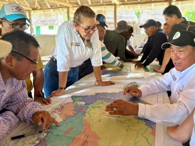 Reunión de Cinco resguardos indígenas de Guainía