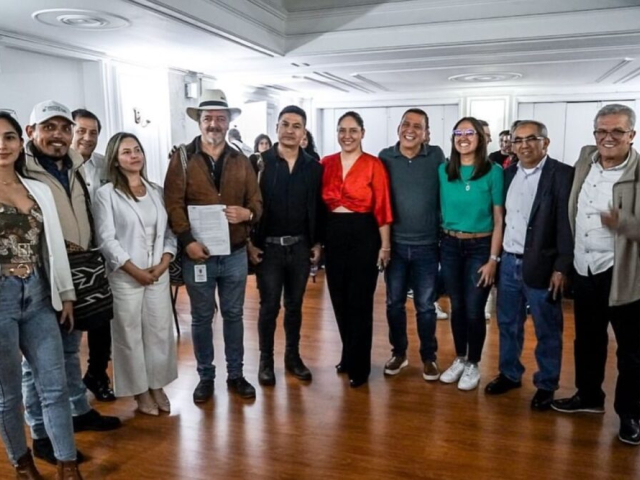 Firma de acuerdo con Agencia Nacional Campesina