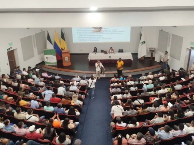 Fotografía de la asamblea campesina en Armenia, Quindío.