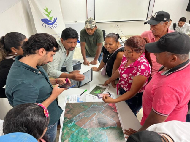 Jornada de sensibilizacion del humedal Berlin con campesinos e indígenas de Monteria
