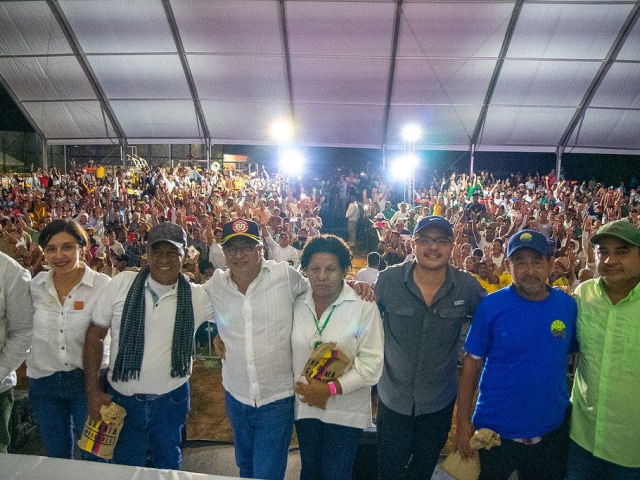 Equipo de gobierno de la reforma Agraria en entrega masiva de predios en el Cesar