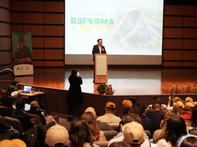 director-ant-durante-encuentro-somos-reforma-agraria