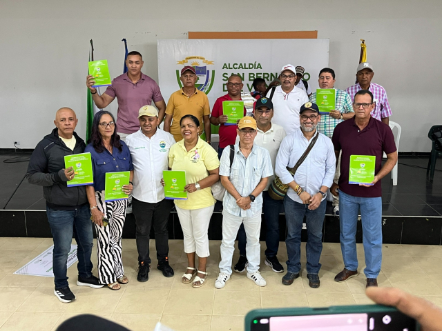 instituciones-educativas-reciben-titulos-de-tierras-por-parte-de-ant