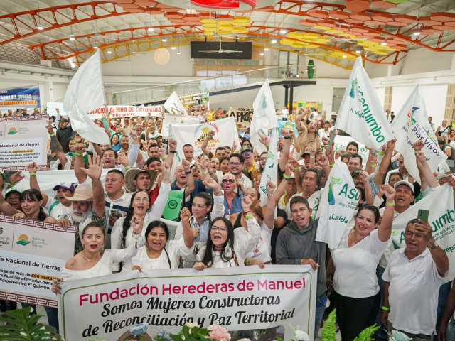 firmantes-de-paz-durante-adjudicacion-de-tierras-ant