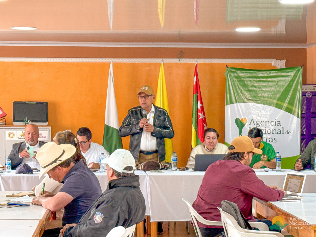 funcionarios-ant-y-campesinos-en-jornadas-comites-municipales-reforma-agraria