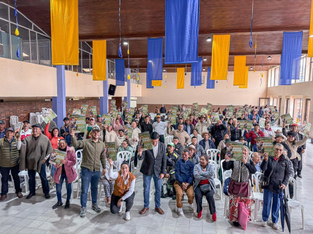 La Ruta del Título avanza con la entrega de 230 títulos  en Cundinamarca 