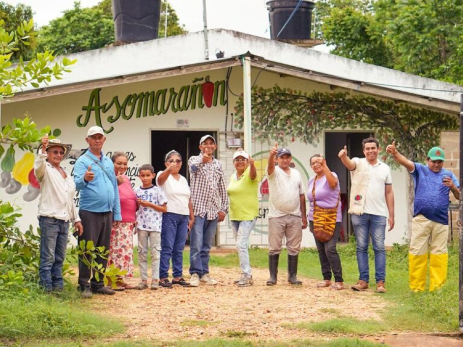 Entrega tierras pueblo nuevo Córdoba