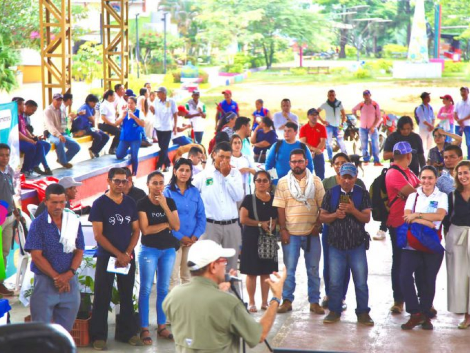 Asistentes a la Feria Institucional de Servicios en La Macarena, Meta