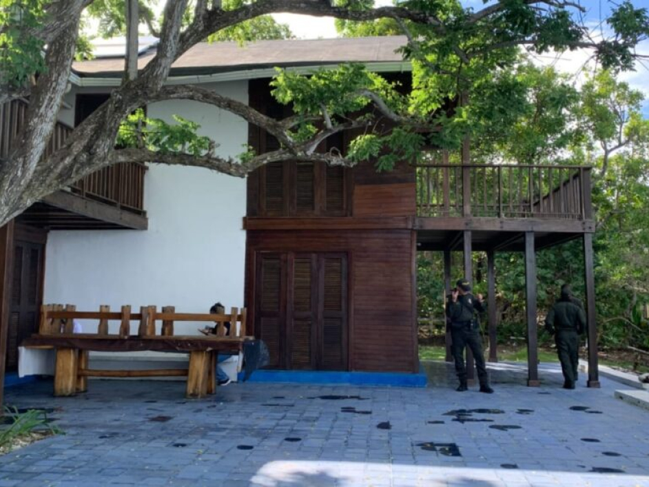 Fotografía de un inmueble abandonado en Islas del Rosario