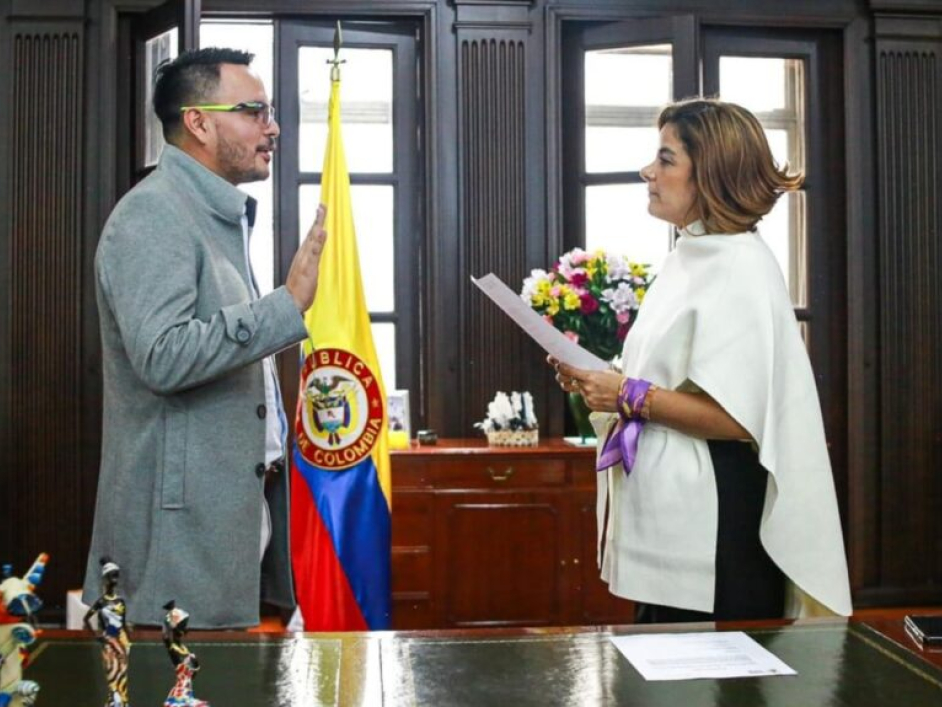 La ministra de Agricultura y Desarrollo Rural, Jhenifer Mojica, nombrando en la dirección general de la Agencia a Juan Felipe Harman Ortiz