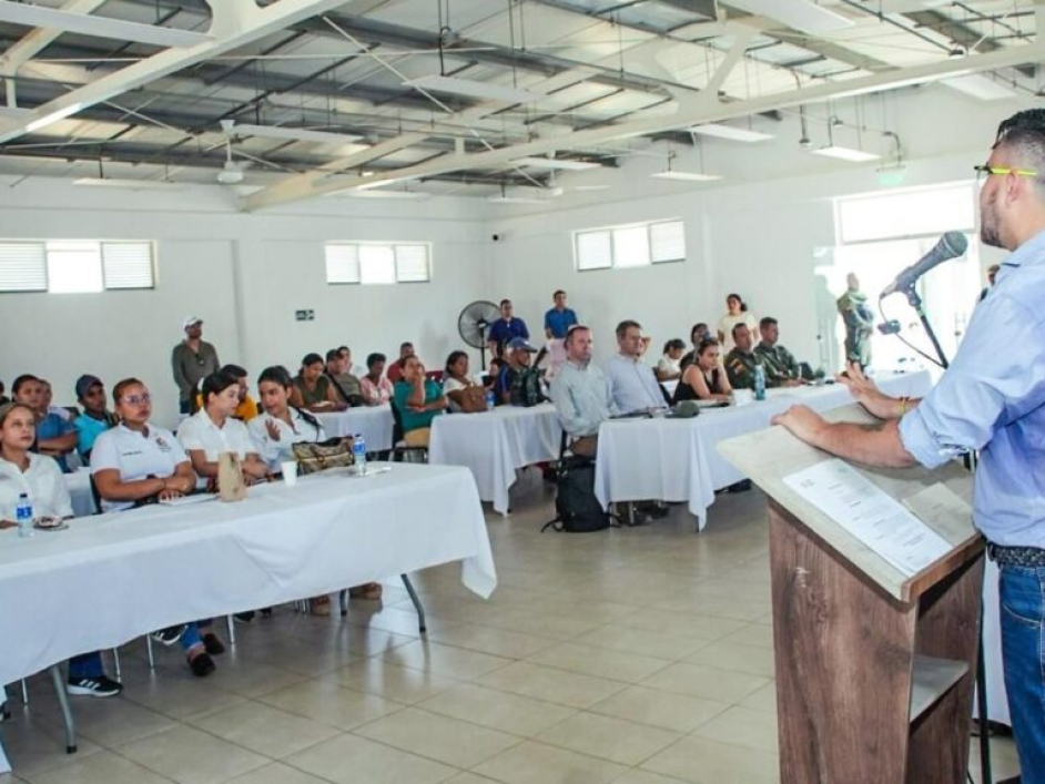 Sesión de entrega de títulos.