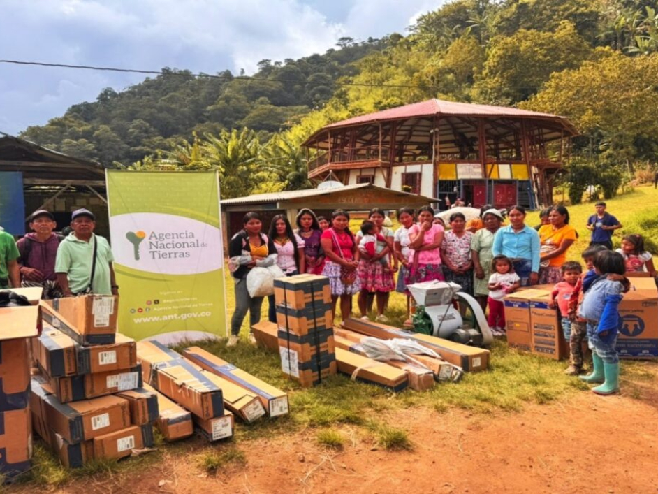 Jornada de entrega de alimentos por parte de la ANT a indígenas