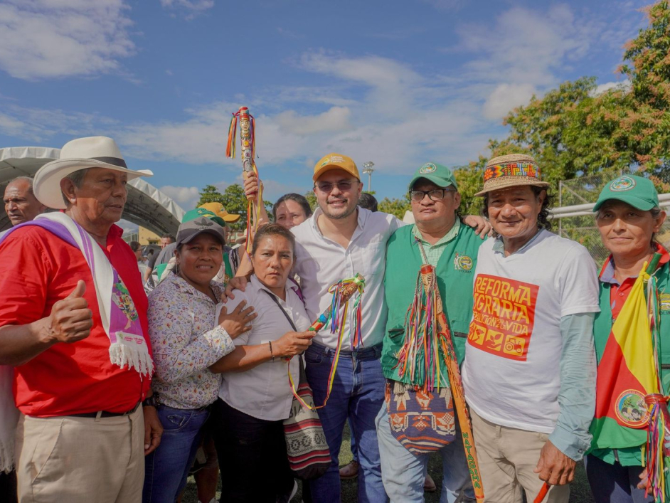 firma-del-pacto-por-la-tierra-y-la-vida-afianza