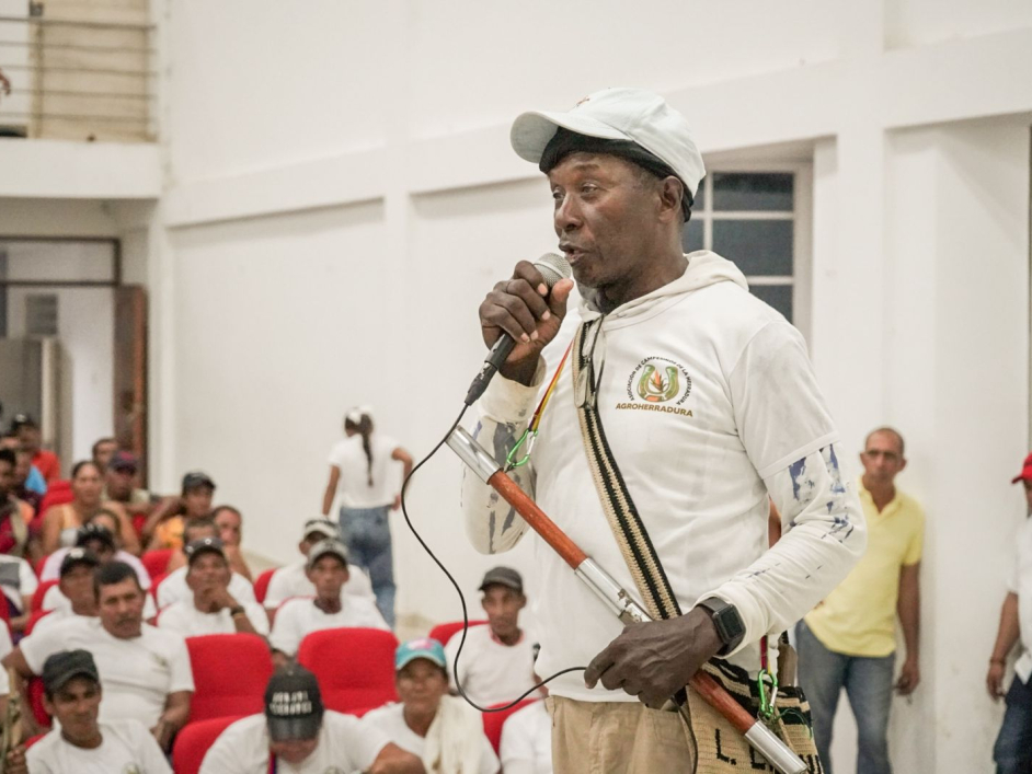 recoger-4-millones-de-firmas-para-convocar-una-consulta-popular