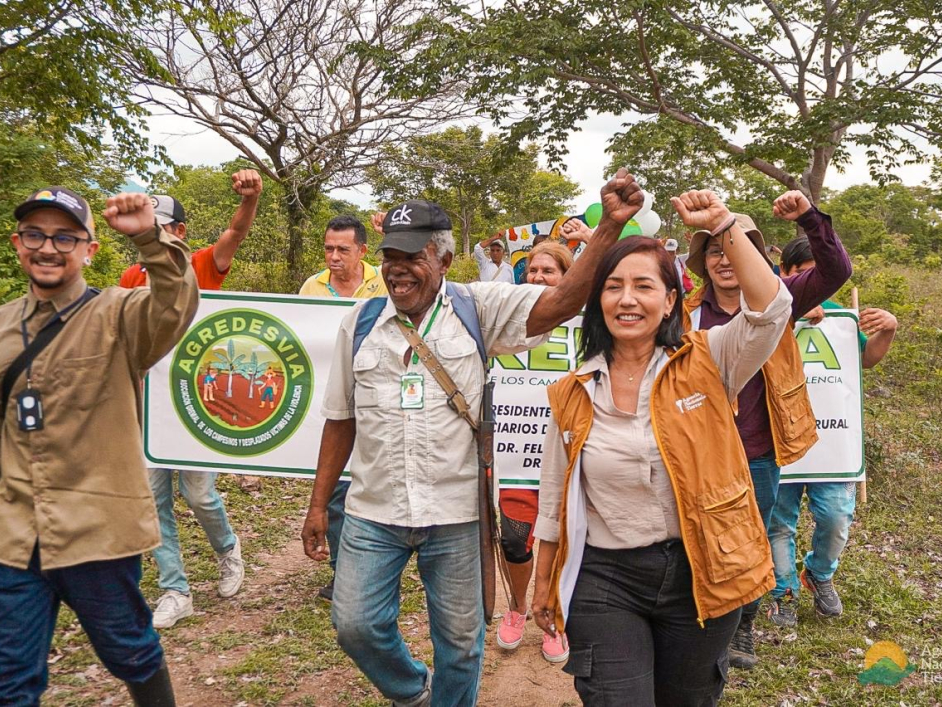 asociacion-de-campesinos-en-entrega-de-tierras-cesar