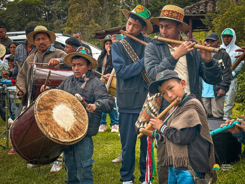 entrega-tierras-resguardo-la-estacion-talaga