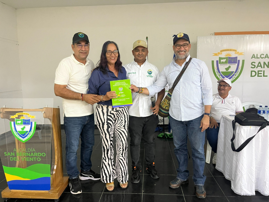 instituciones-educativas-reciben-titulos-de-tierras-por-parte-de-ant