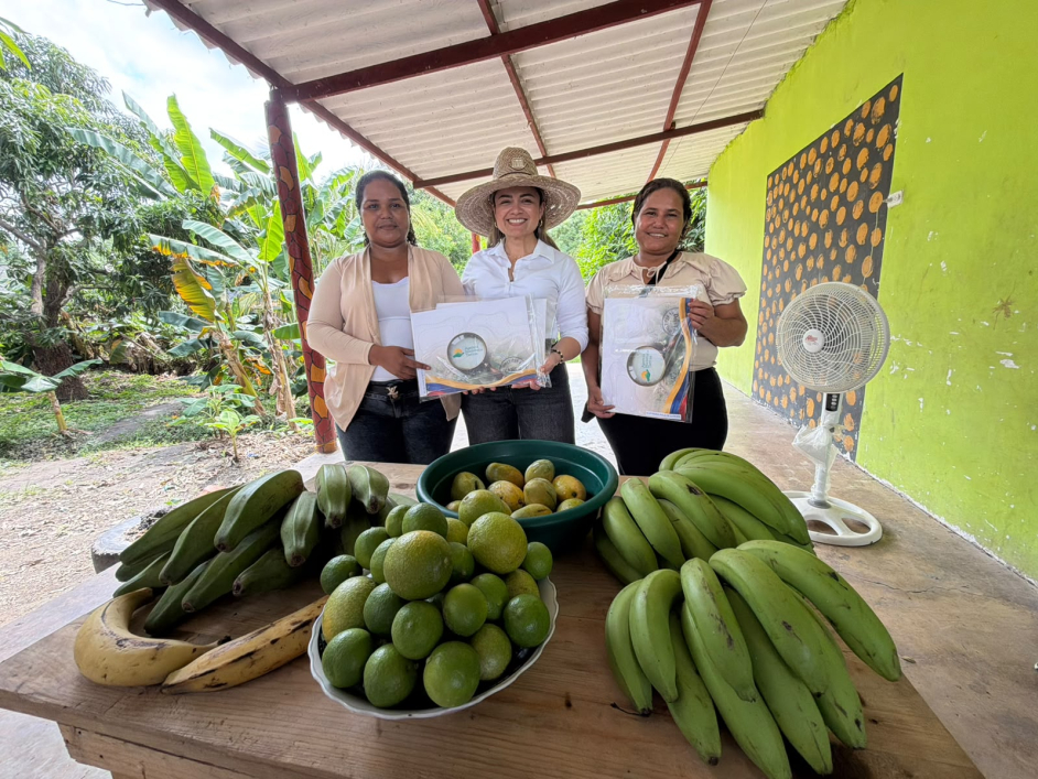 ANT dignifica a las mujeres rurales y les entrega 169 títulos de propiedad en Magdalena 