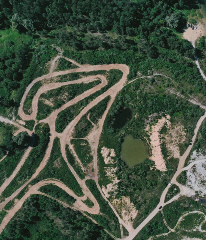 Imagen aérea de un terreno.